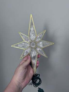 Northlight 11-Inch Lighted Clear Bethlehem Star Christmas Tree Topper Gold Trim